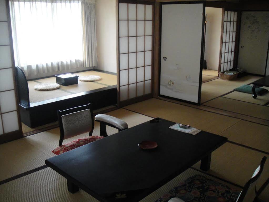 Jinpyokaku Hotel Jamanoucsi Kültér fotó